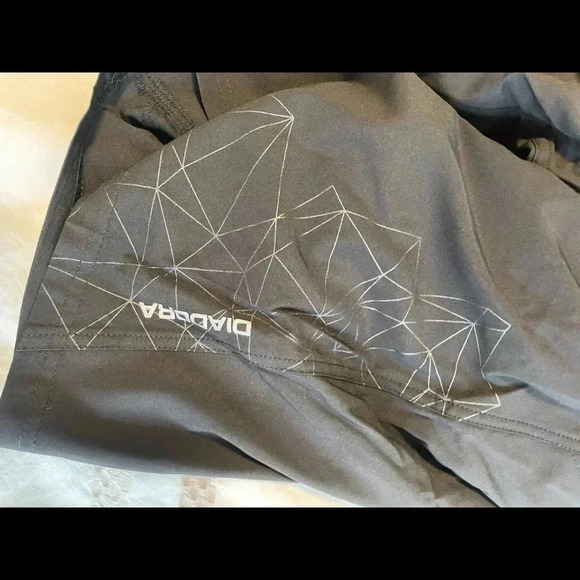 DIADORA 11” Padded Commuter Cycling Shorts - Picture 6 of 8